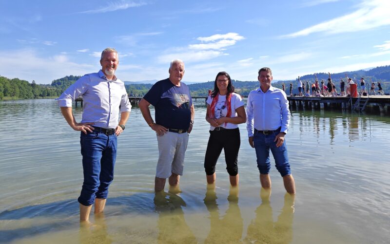 (v.l.) Georg Santner (Kärntner Seeninstitut), Bürgermeister Wolfgang Grilz (St. Georgen am Längsee), LR.in Sara Schaar, Günther Weichlinger (Abteilungsleiter Abteilung 8) sind sich der Verantwortung für die Kärntner Seen bewusst.