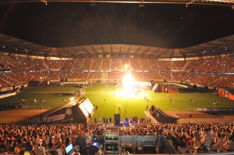 Show der Superlative: Ein spektakuläres Zusammenspiel aus Motorensound, Stunts und Pyrotechnik erwartet die Kärntner Fans am 27. Juni.