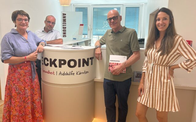 Eröffneten das Behandlungszentrum: Landesrätin Beate Prettner, Maximilian Miggitsch (ÖGK), Günther Nagele und Dermatologin Lucia Oberleitner (von links)