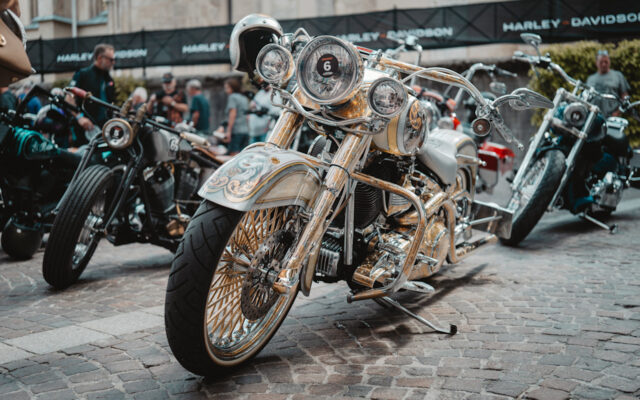 Spektakuläre Ausfahrten und Custom-Designs: Tausende Motorradfans feiern die Freiheit auf zwei Rädern im Herzen Kärntens.
